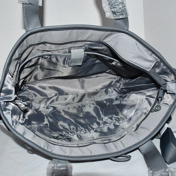 Thirty One commenter Quilted Tote in Whisper Grey NWT - Picture 2 of 7